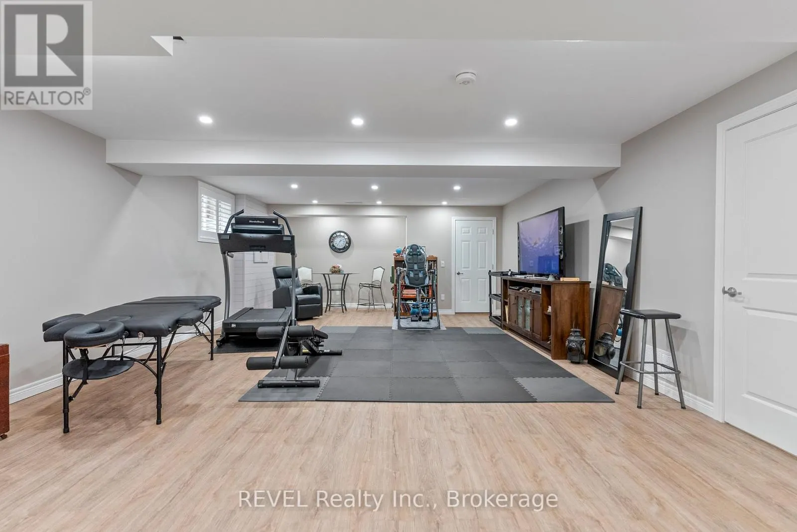 4 TULIP TREE ROAD