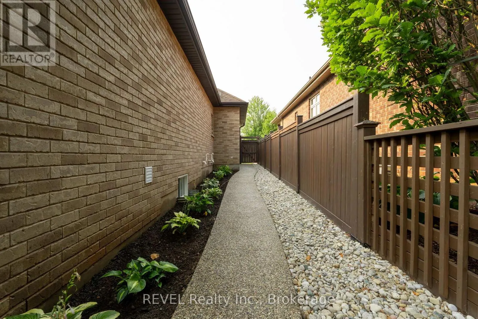 4 TULIP TREE ROAD