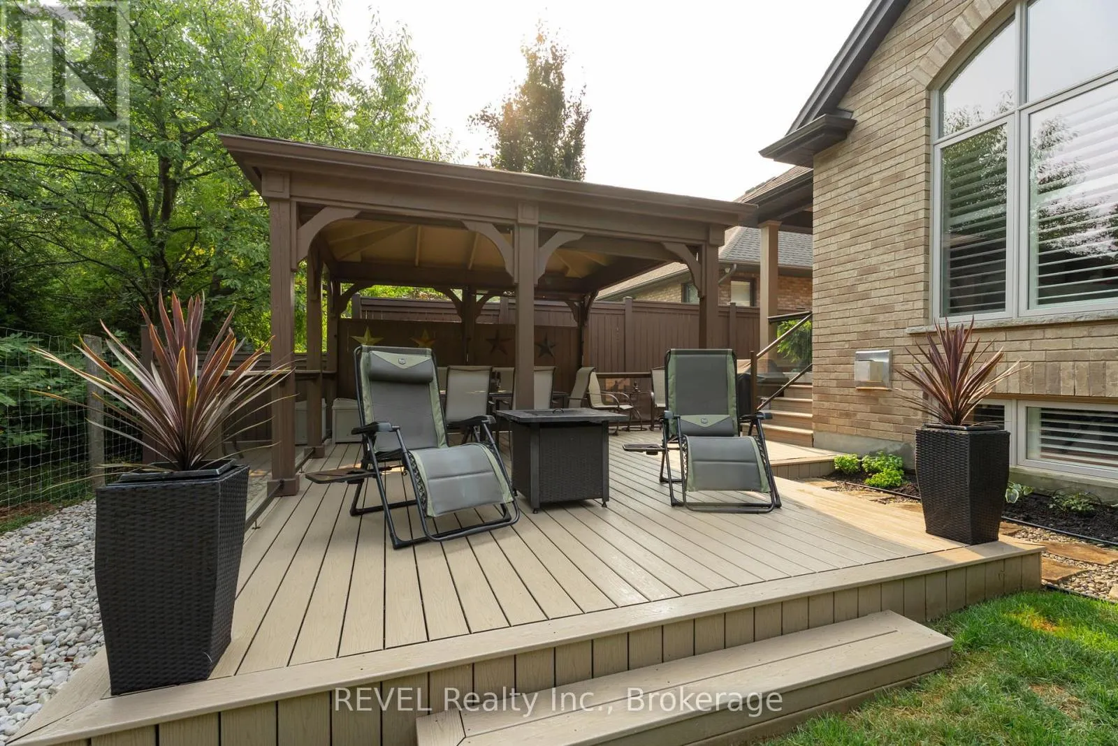 4 TULIP TREE ROAD