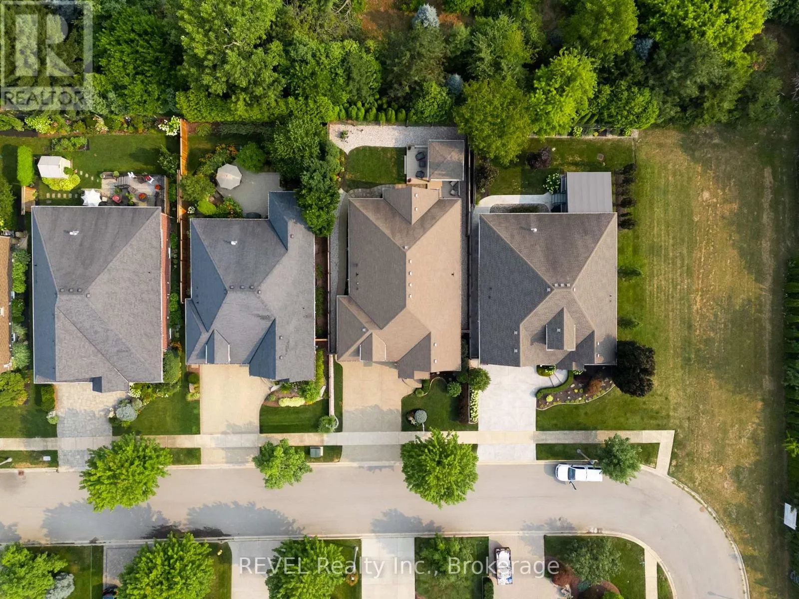4 TULIP TREE ROAD