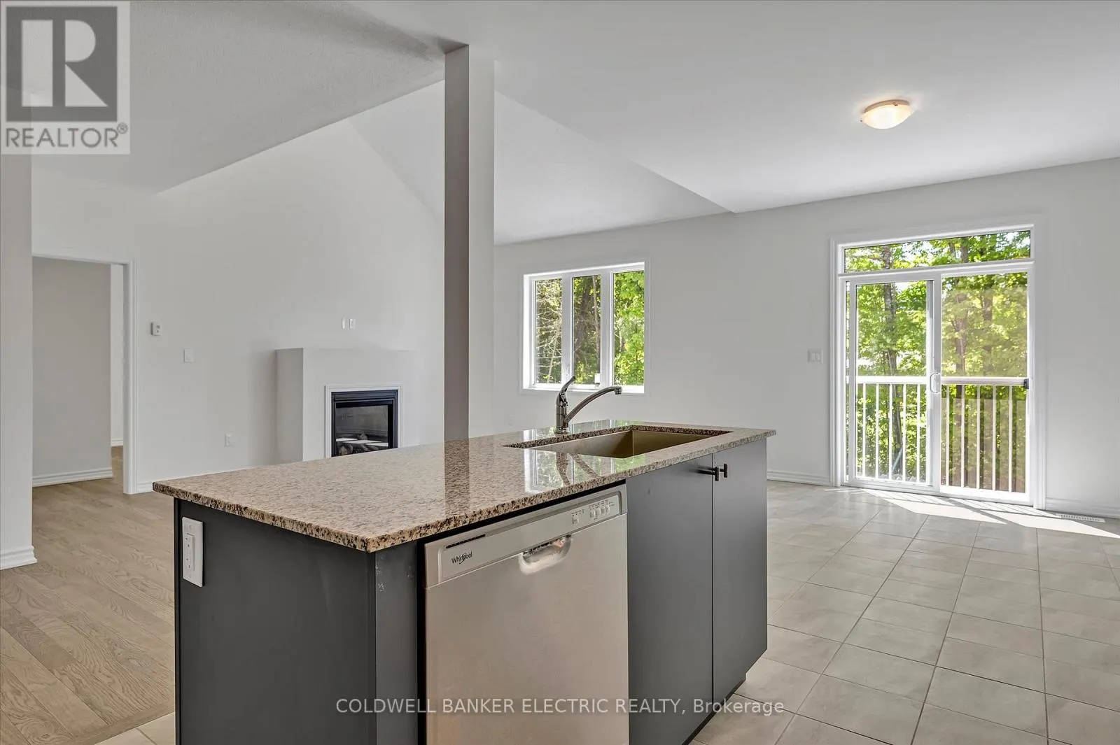 3 HILLCROFT WAY