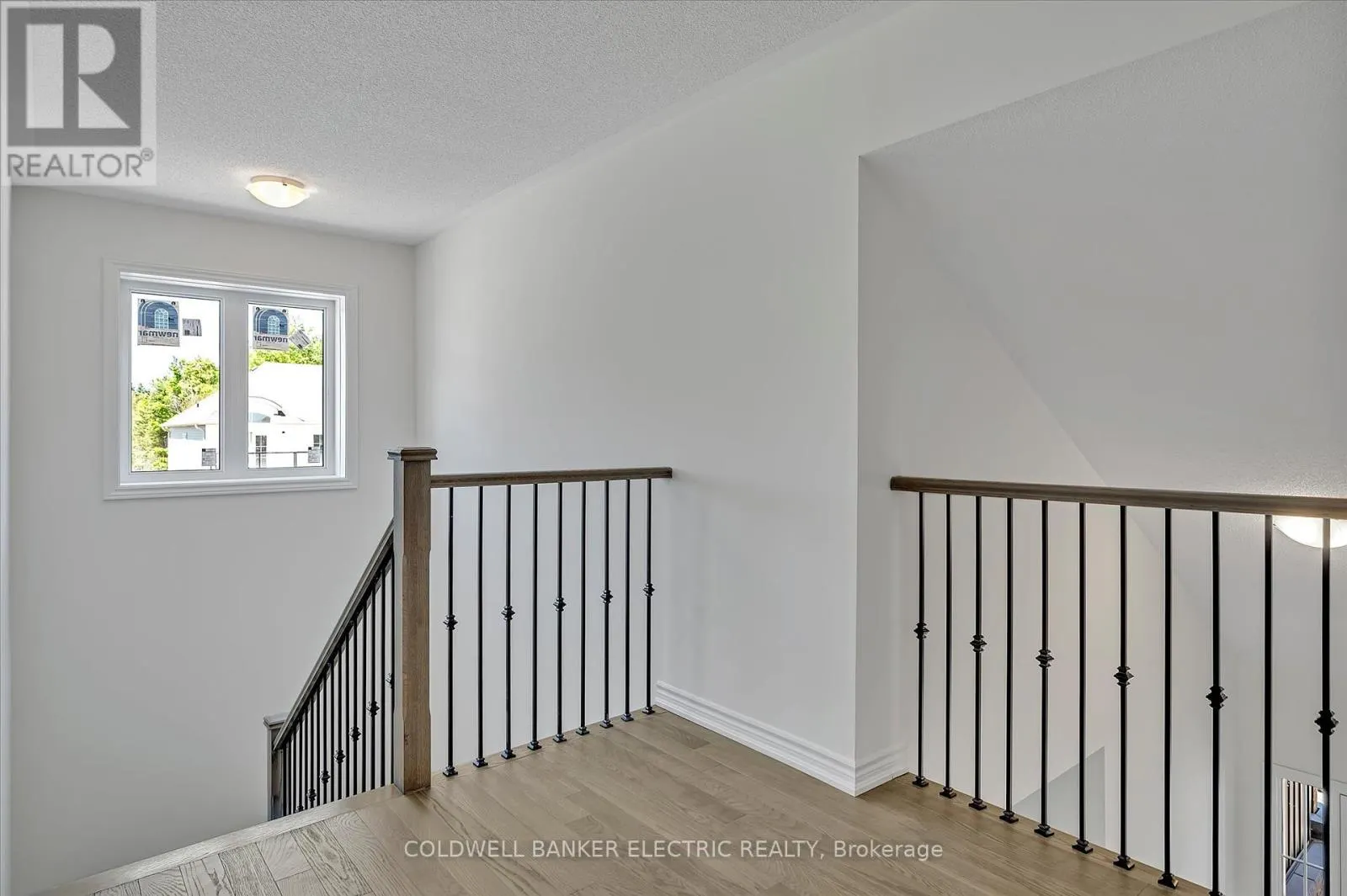 3 HILLCROFT WAY