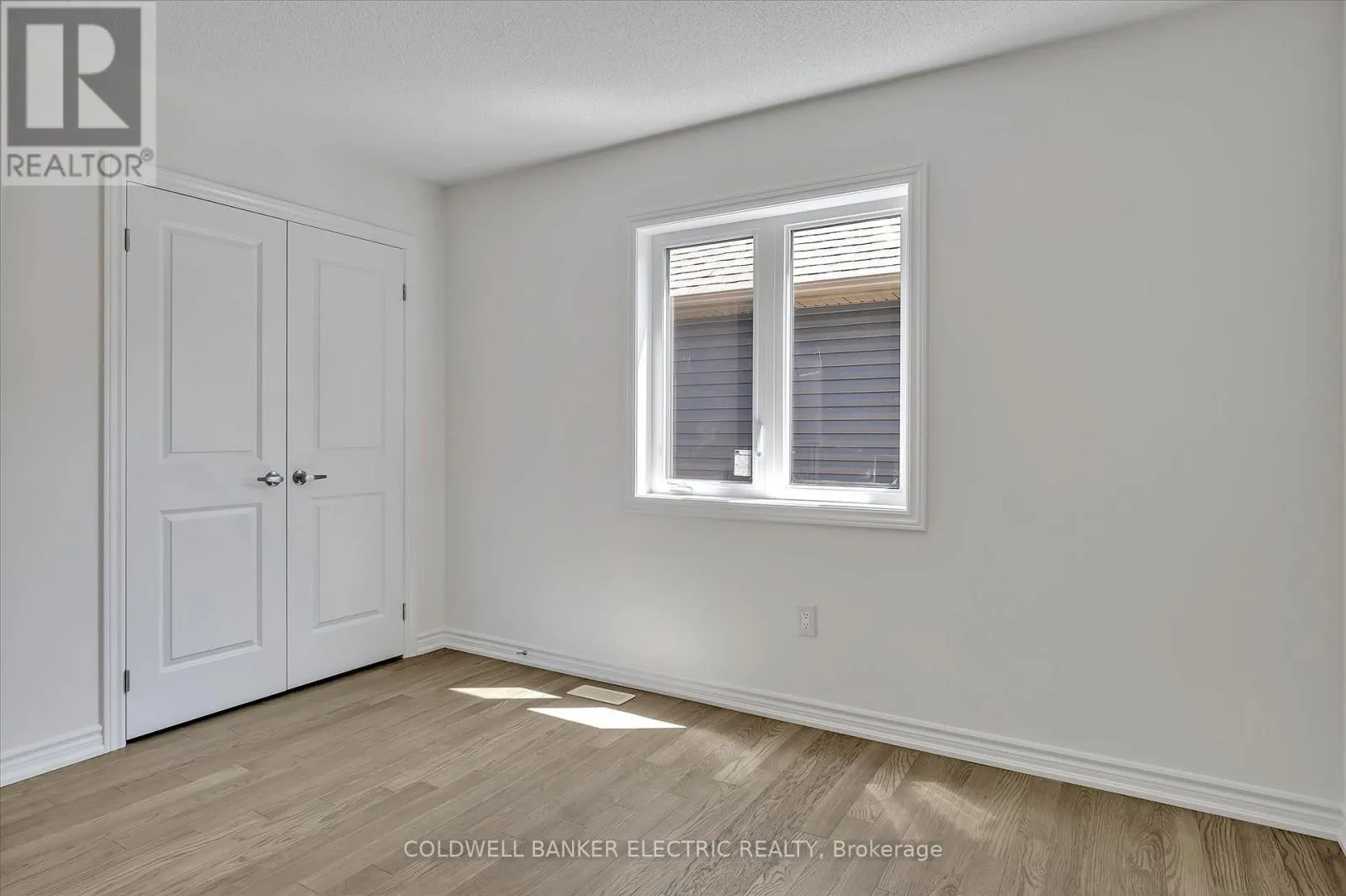 3 HILLCROFT WAY