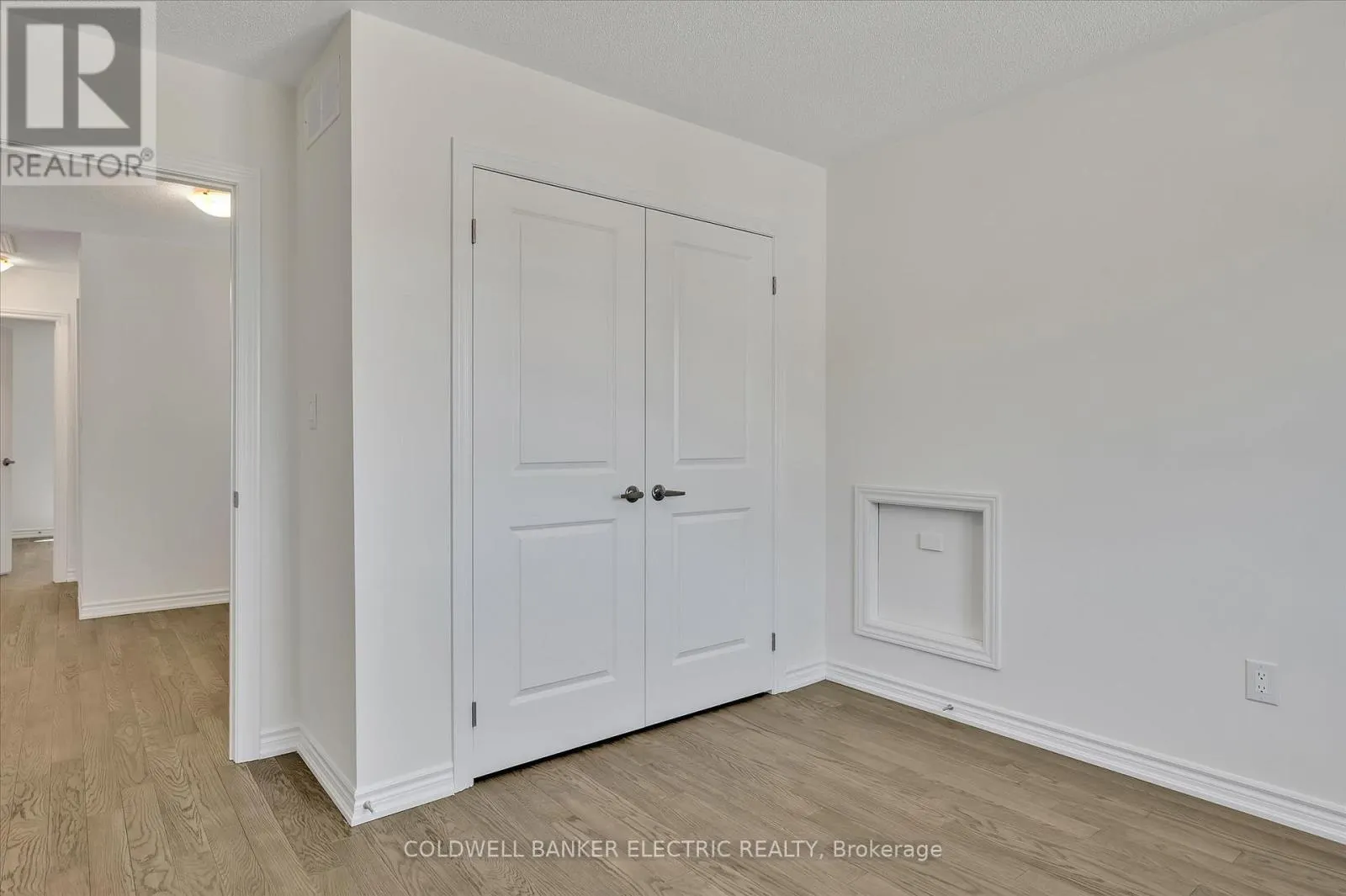3 HILLCROFT WAY
