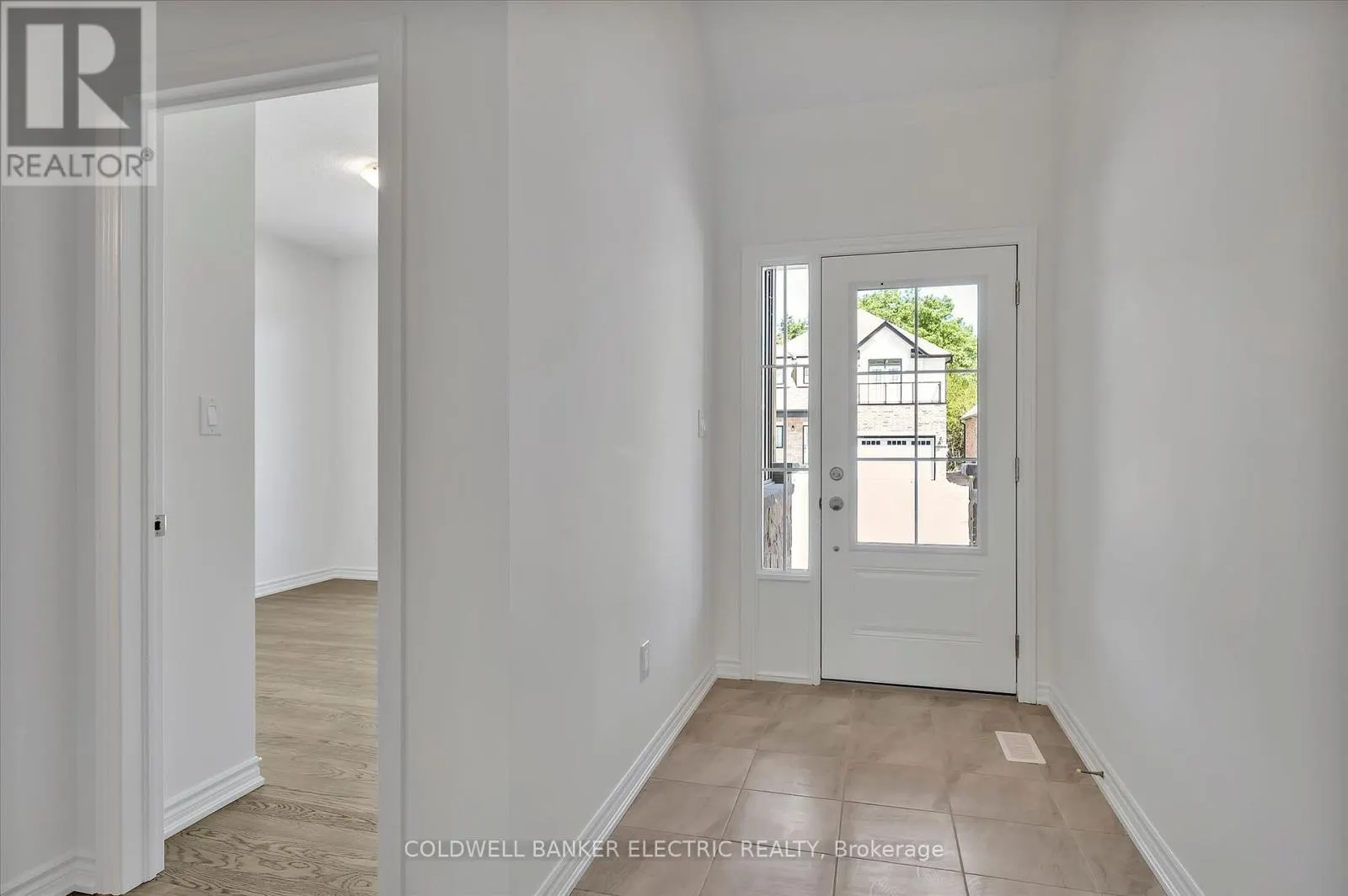 3 HILLCROFT WAY