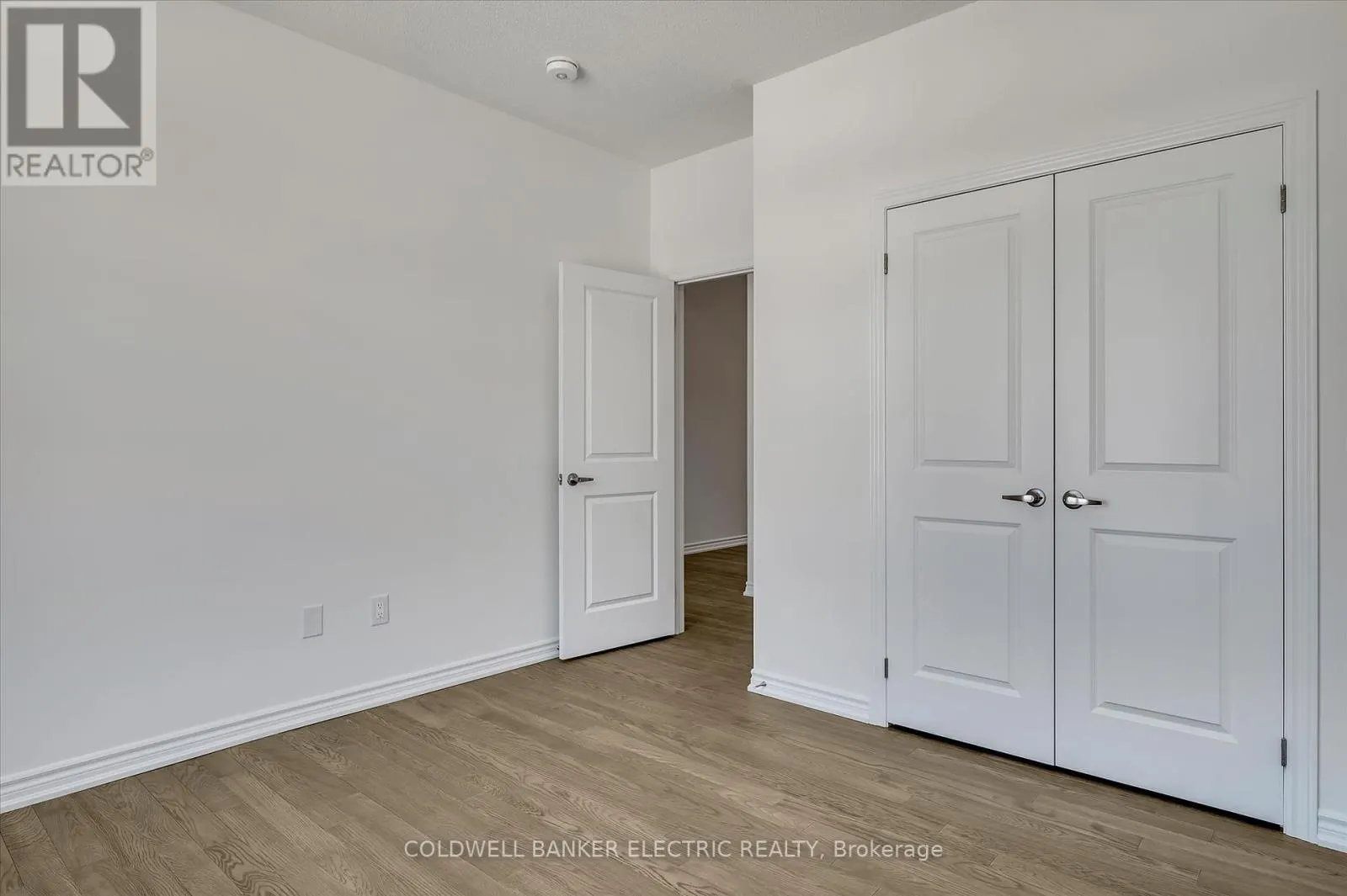 3 HILLCROFT WAY