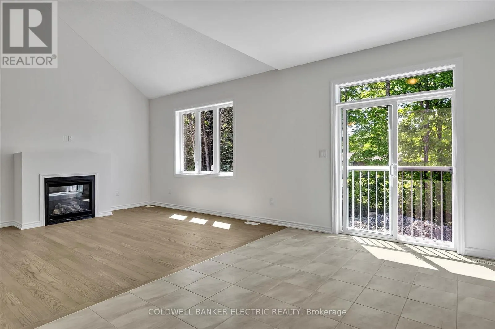 3 HILLCROFT WAY