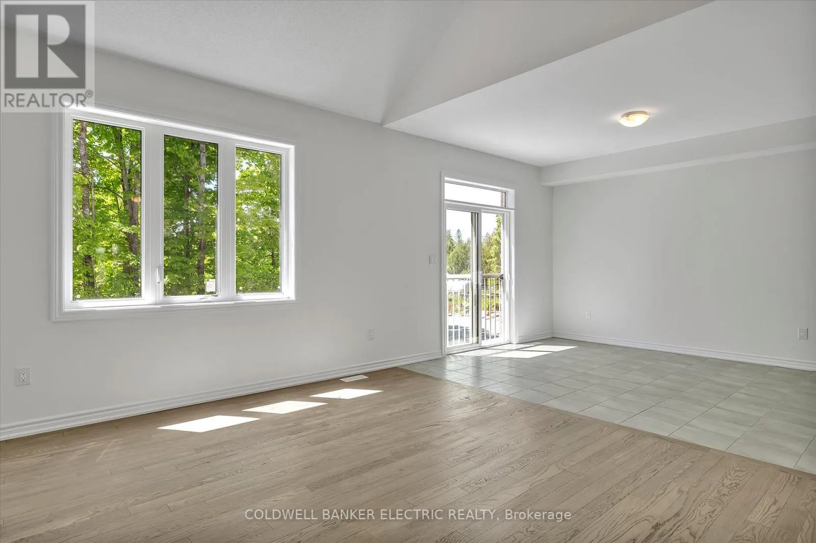 3 HILLCROFT WAY