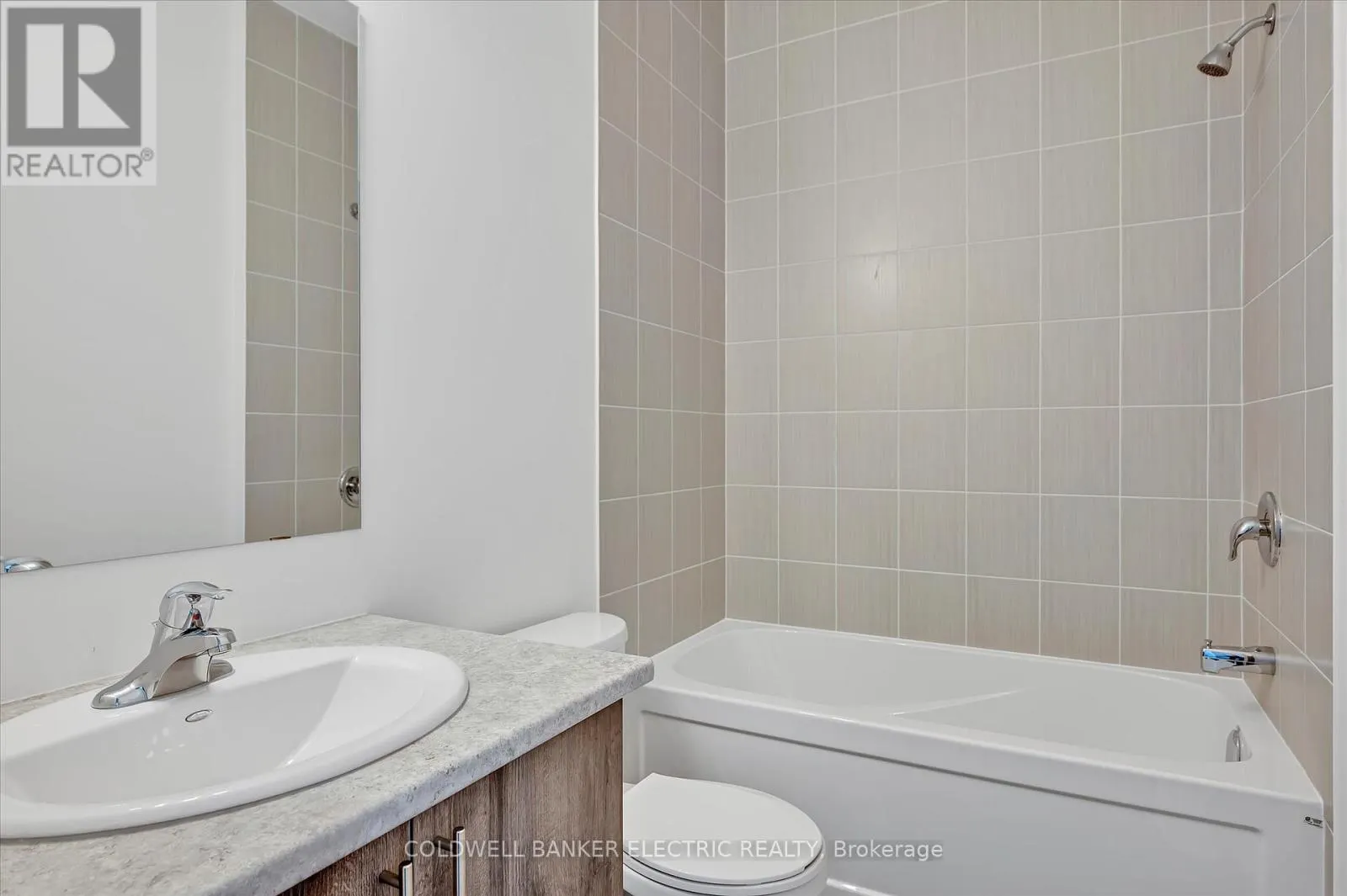 3 HILLCROFT WAY