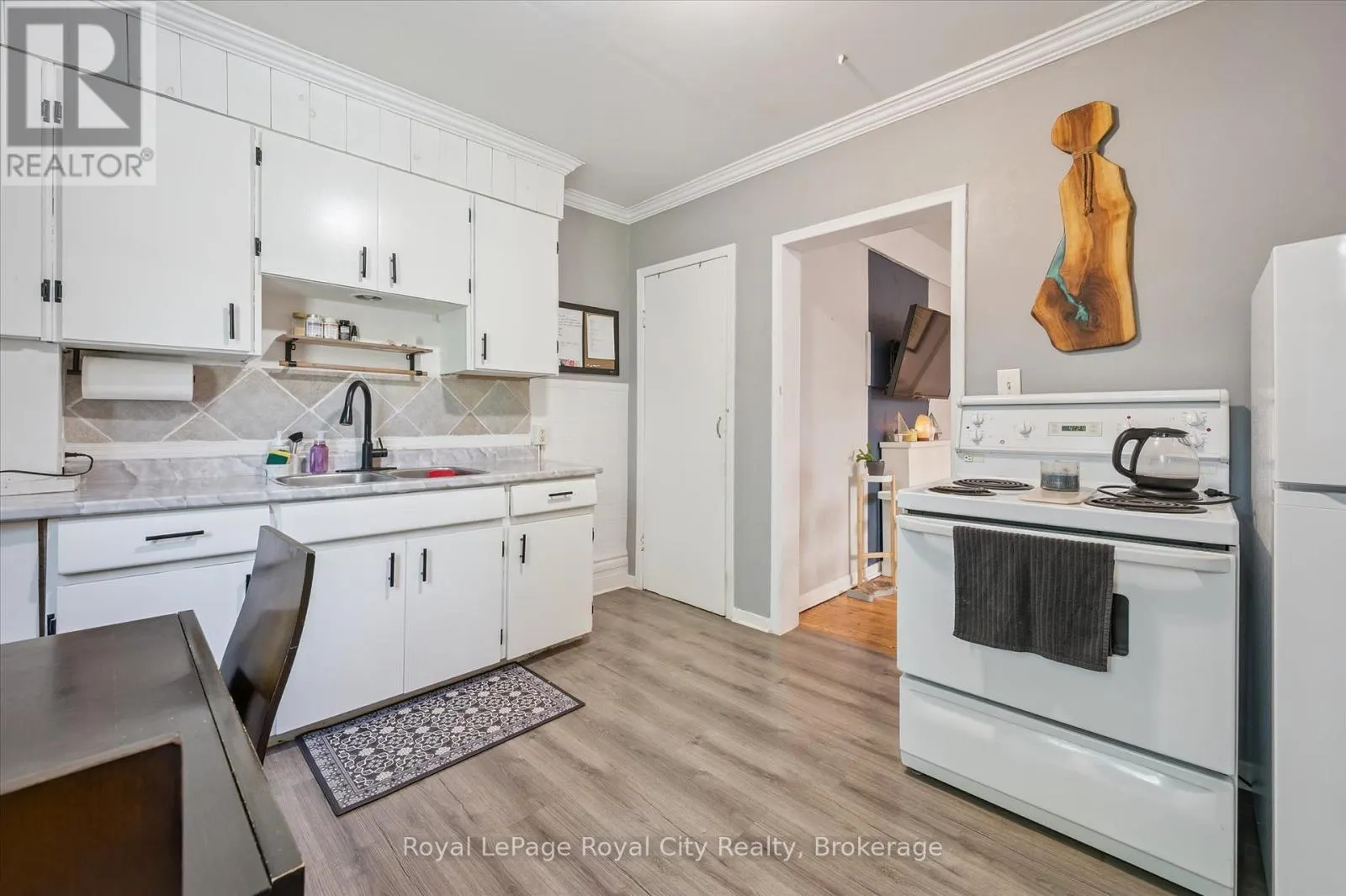 148 SUFFOLK STREET W