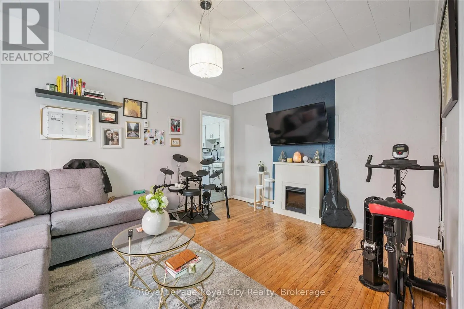 148 SUFFOLK STREET W