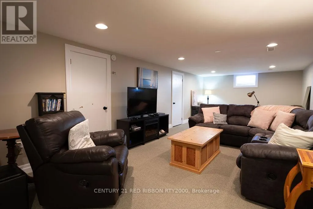 218 RIVERVIEW DRIVE