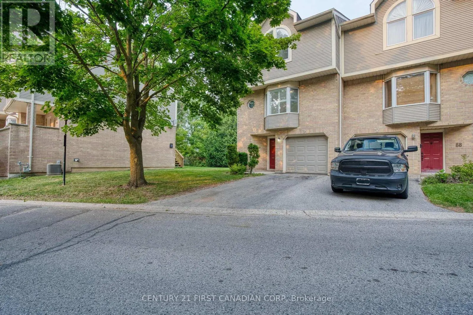 89 - 9 AILSA PLACE, #89