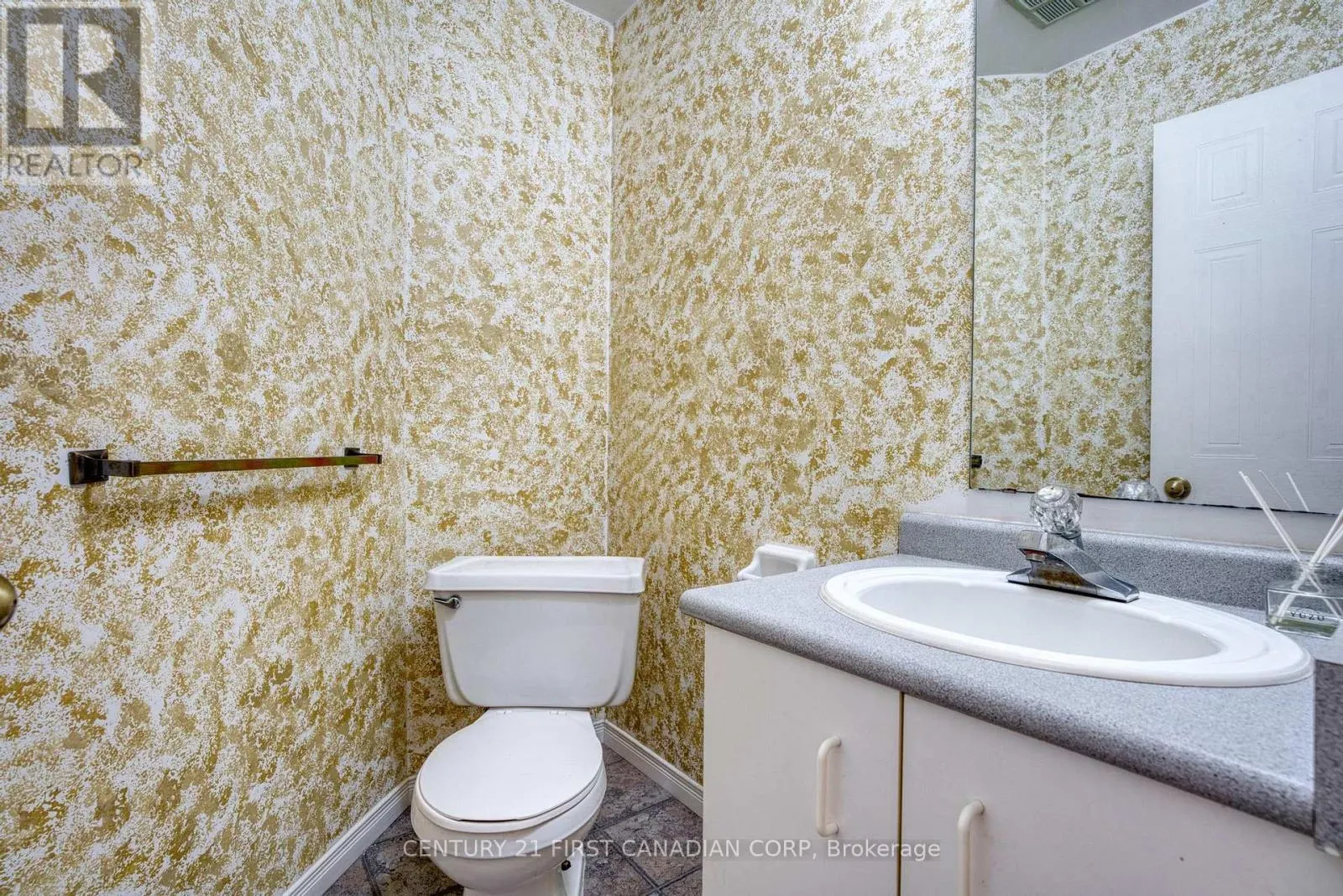 89 - 9 AILSA PLACE, #89