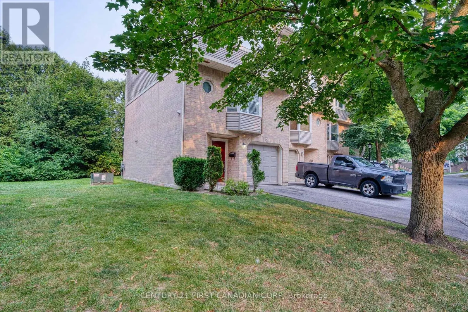 89 - 9 AILSA PLACE, #89