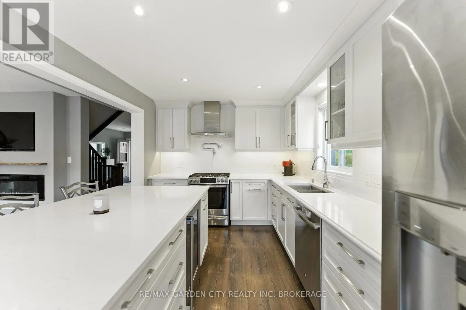 6456 ARMELINA CRESCENT