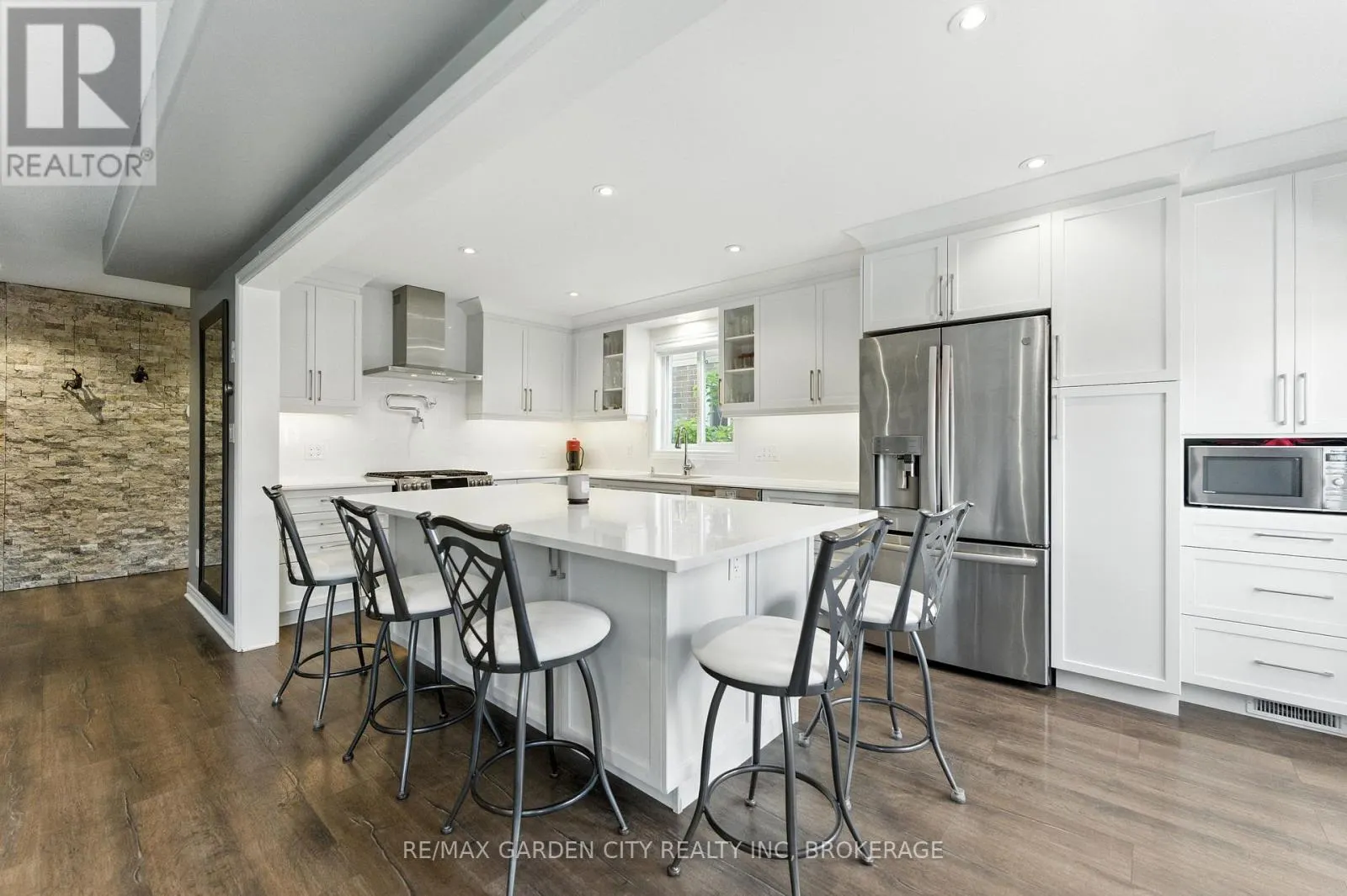 6456 ARMELINA CRESCENT