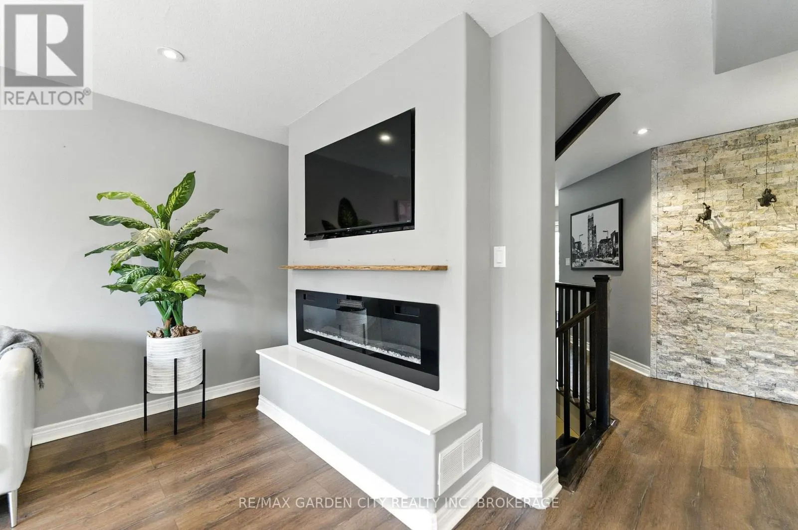 6456 ARMELINA CRESCENT