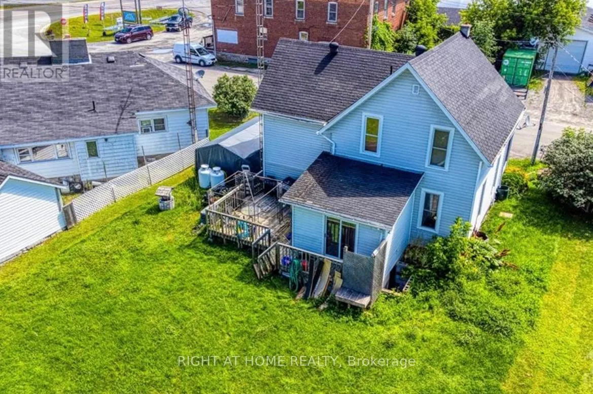 12 CIRCLE DRIVE
