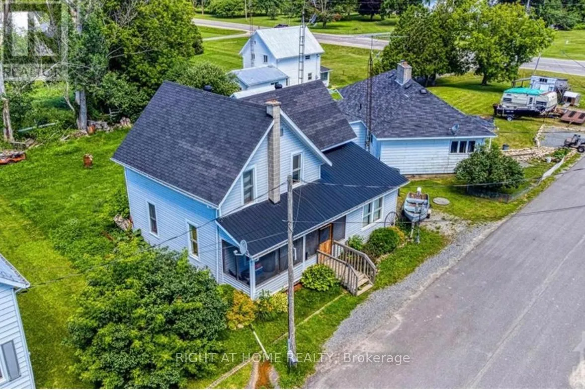 12 CIRCLE DRIVE