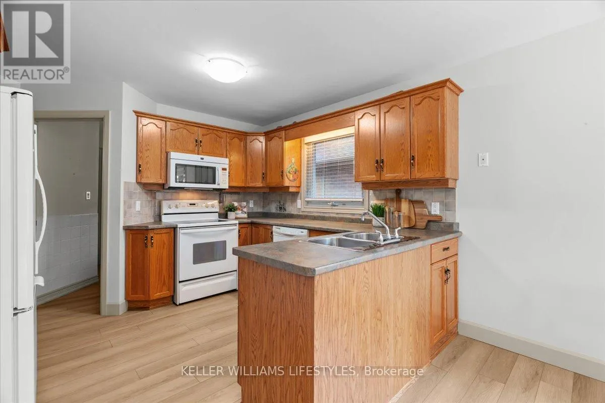 686 HUMBER DRIVE
