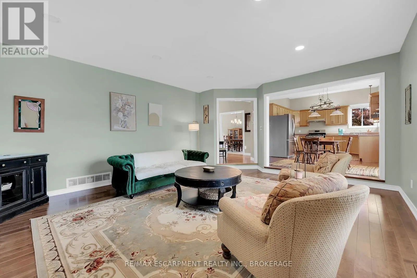 119 DORCHESTER DRIVE