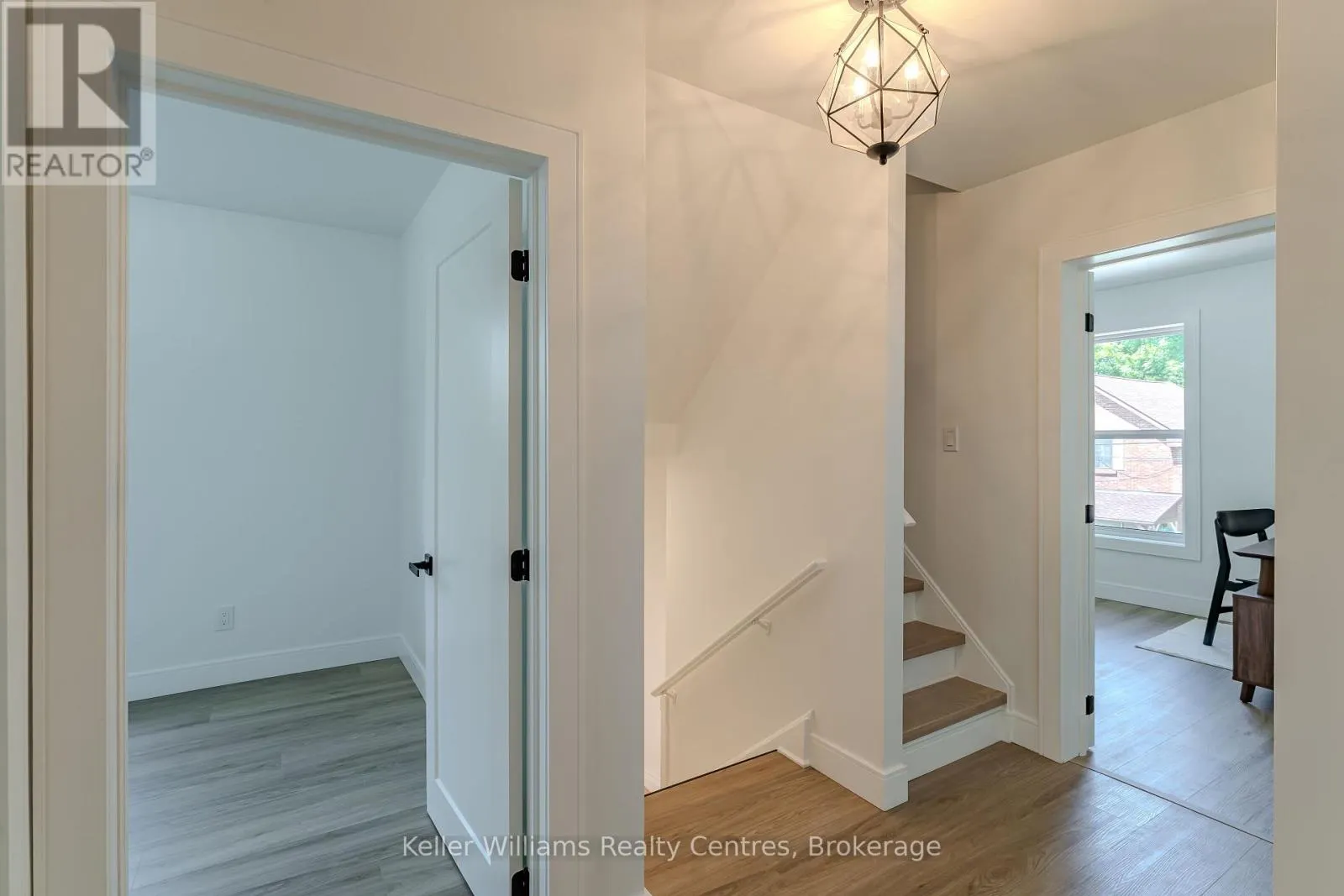 525 8TH ST A E