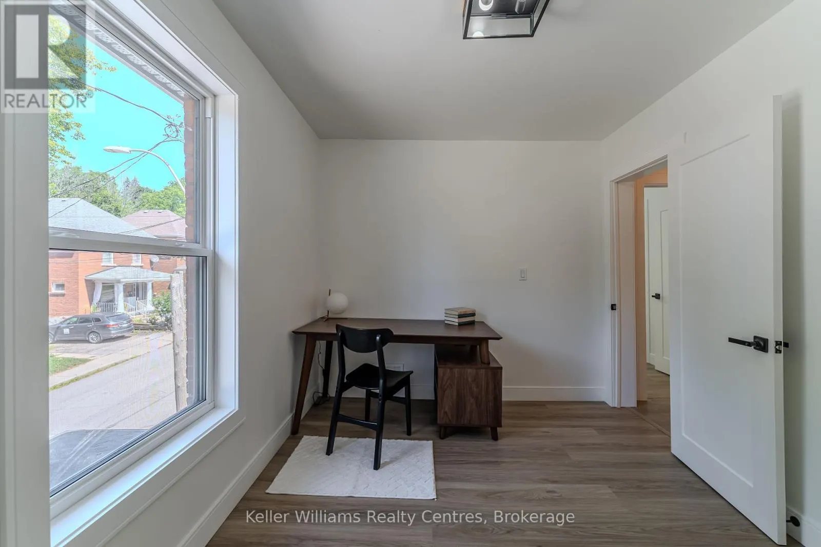 525 8TH ST A E