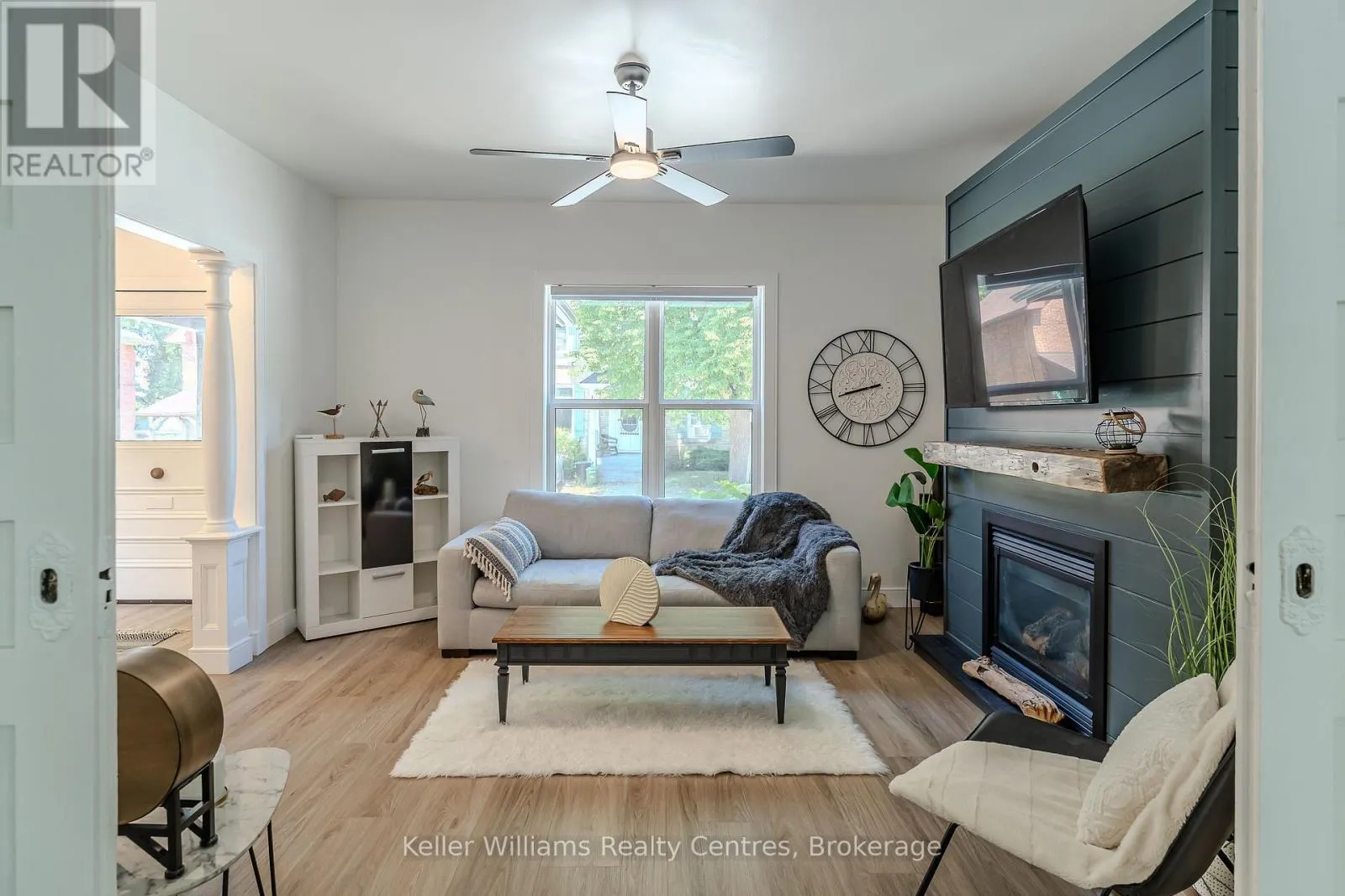 525 8TH ST A E