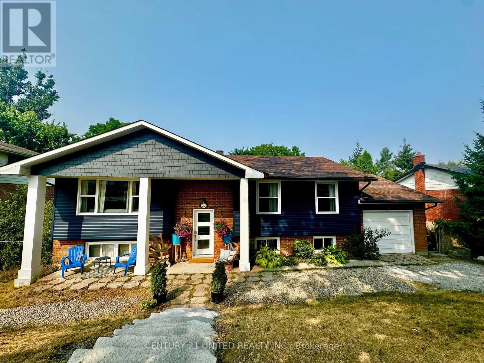 252 QUEEN STREET