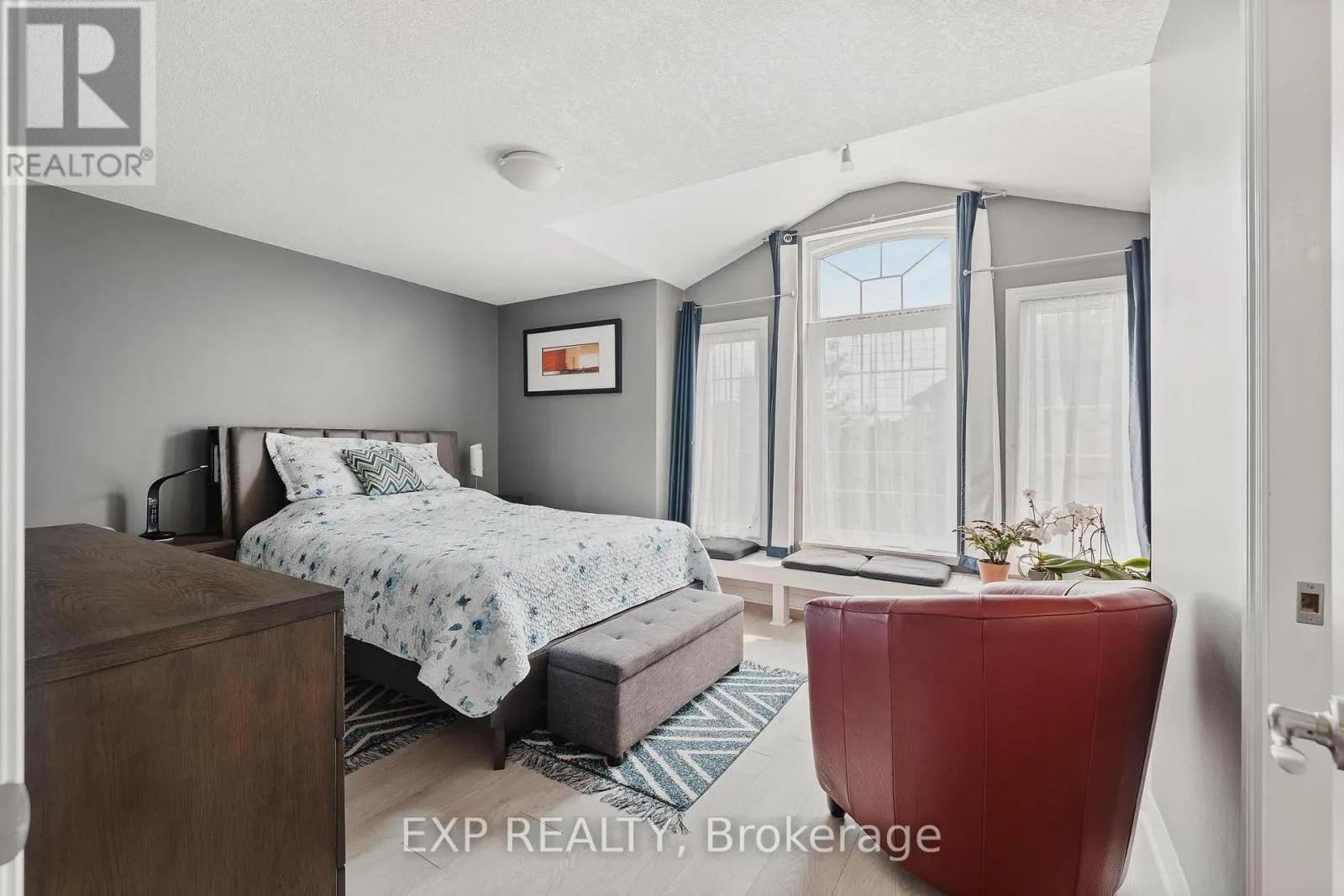 11 - 555 CHABLIS DRIVE