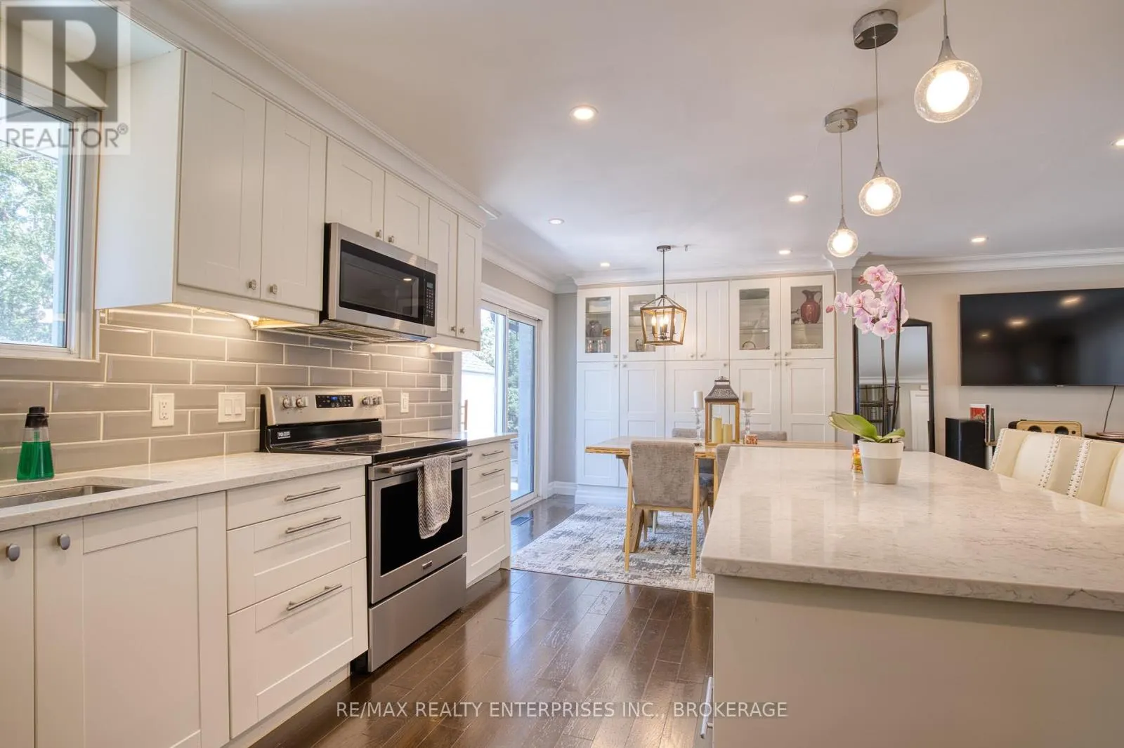 20 KAREN CRESCENT