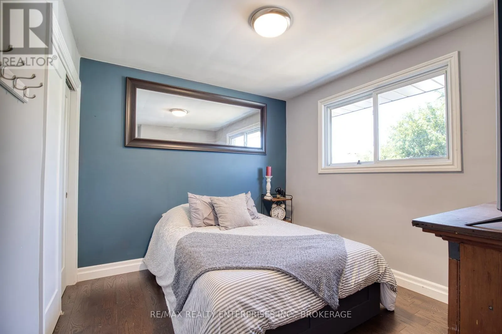 20 KAREN CRESCENT