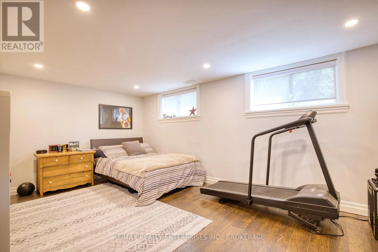 20 KAREN CRESCENT