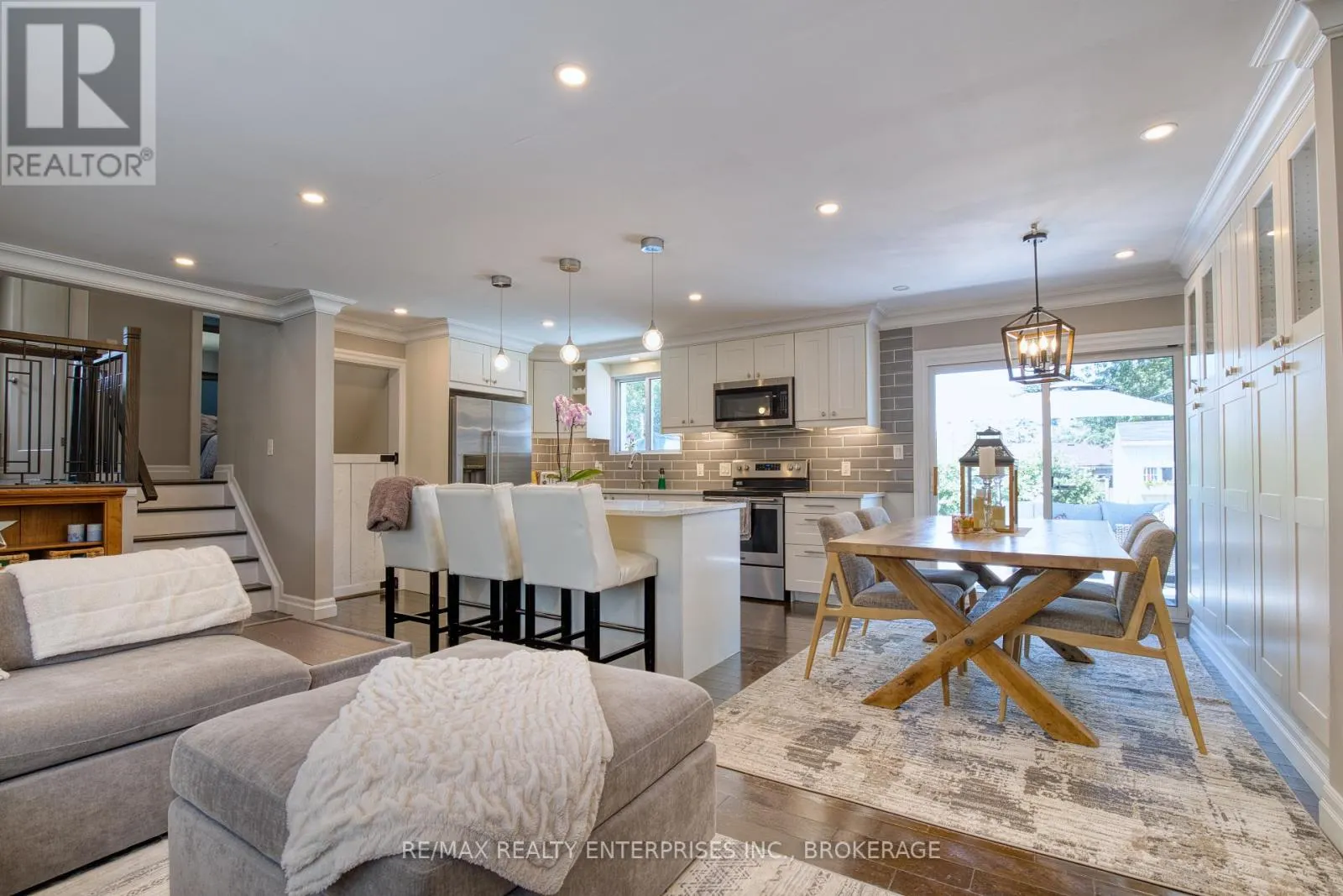 20 KAREN CRESCENT