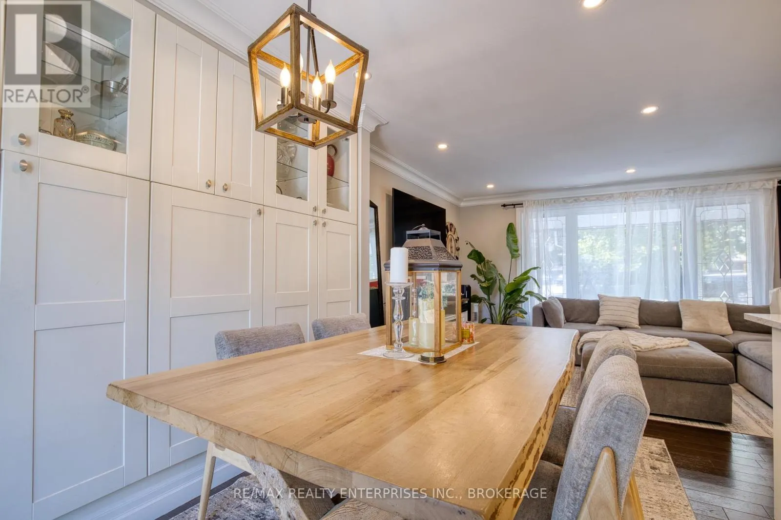 20 KAREN CRESCENT