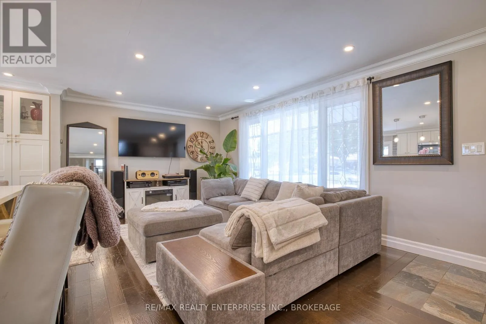 20 KAREN CRESCENT