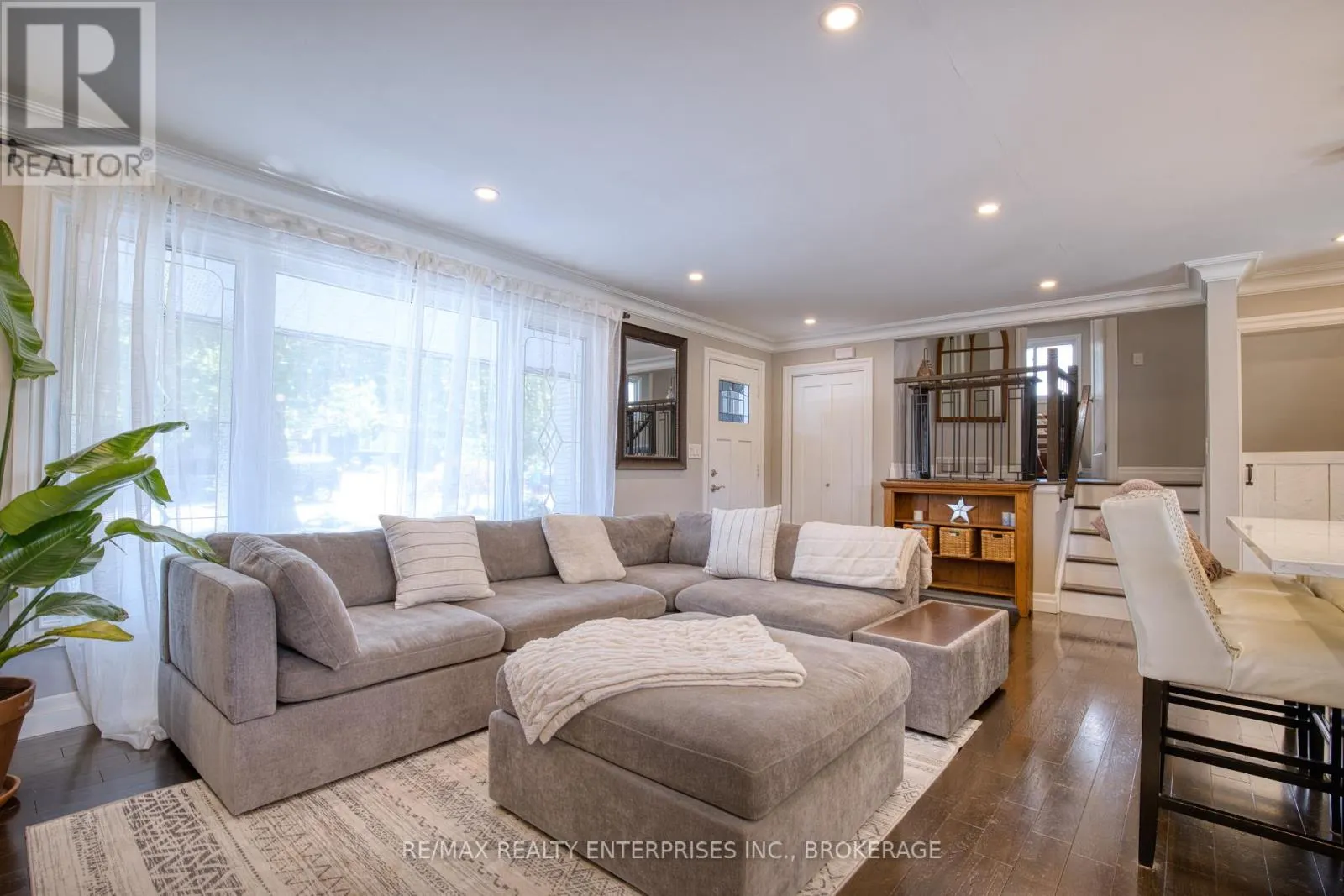 20 KAREN CRESCENT