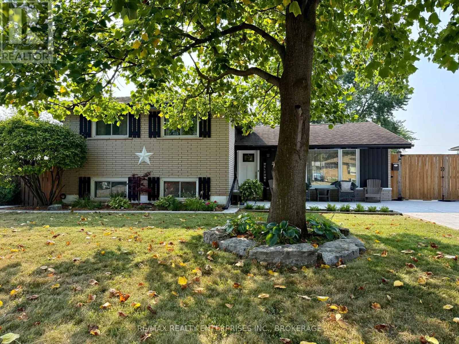 20 KAREN CRESCENT
