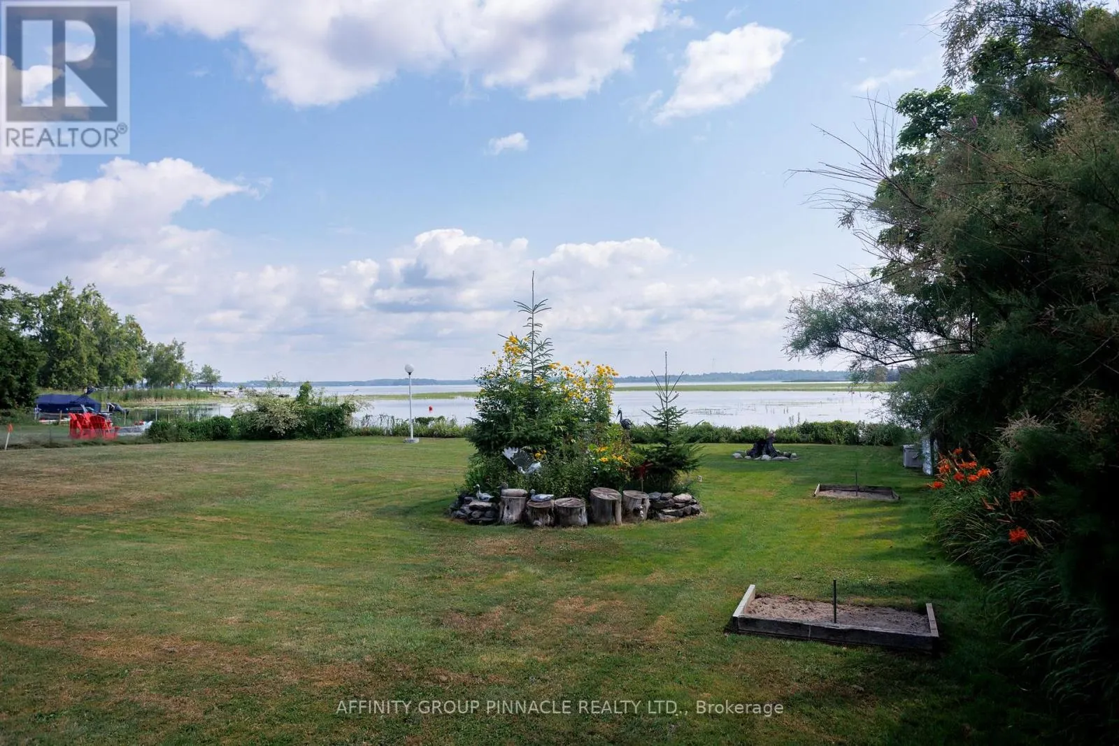 11 LAKEVIEW CRESCENT