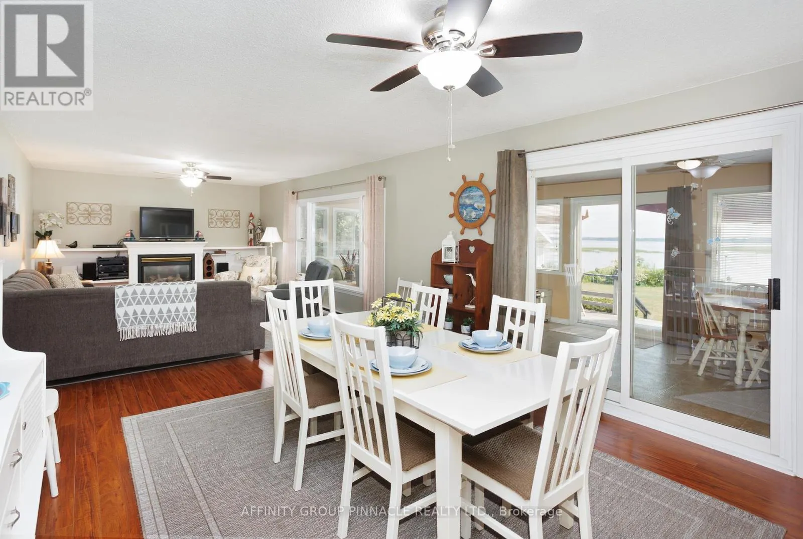 11 LAKEVIEW CRESCENT