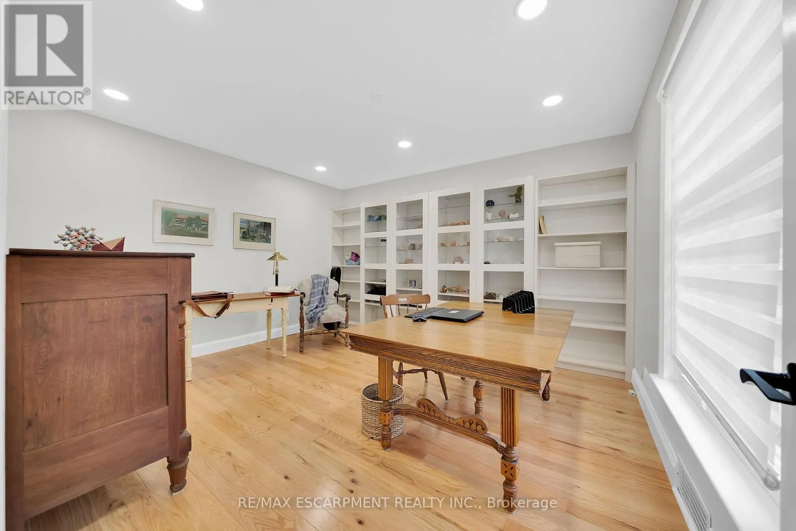 14 SIMCOE BOULEVARD