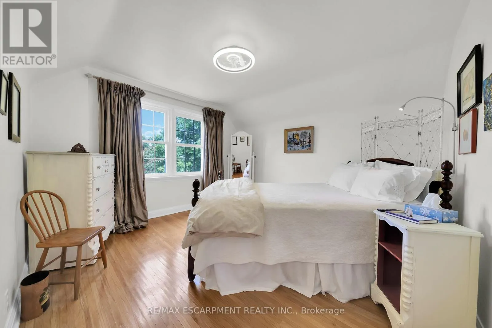 14 SIMCOE BOULEVARD