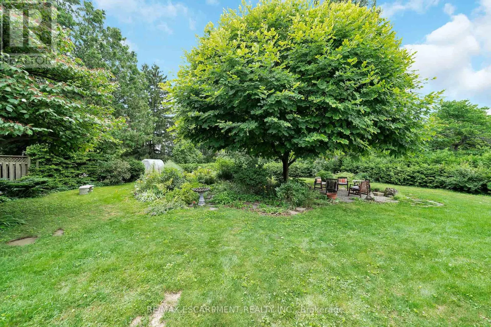 14 SIMCOE BOULEVARD