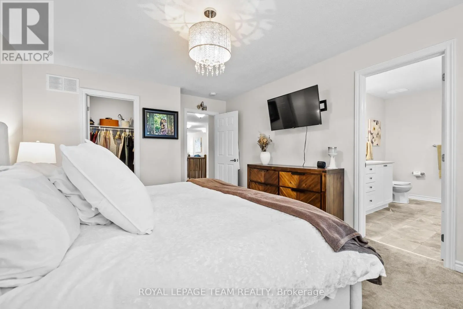 1135 APOLUNE STREET