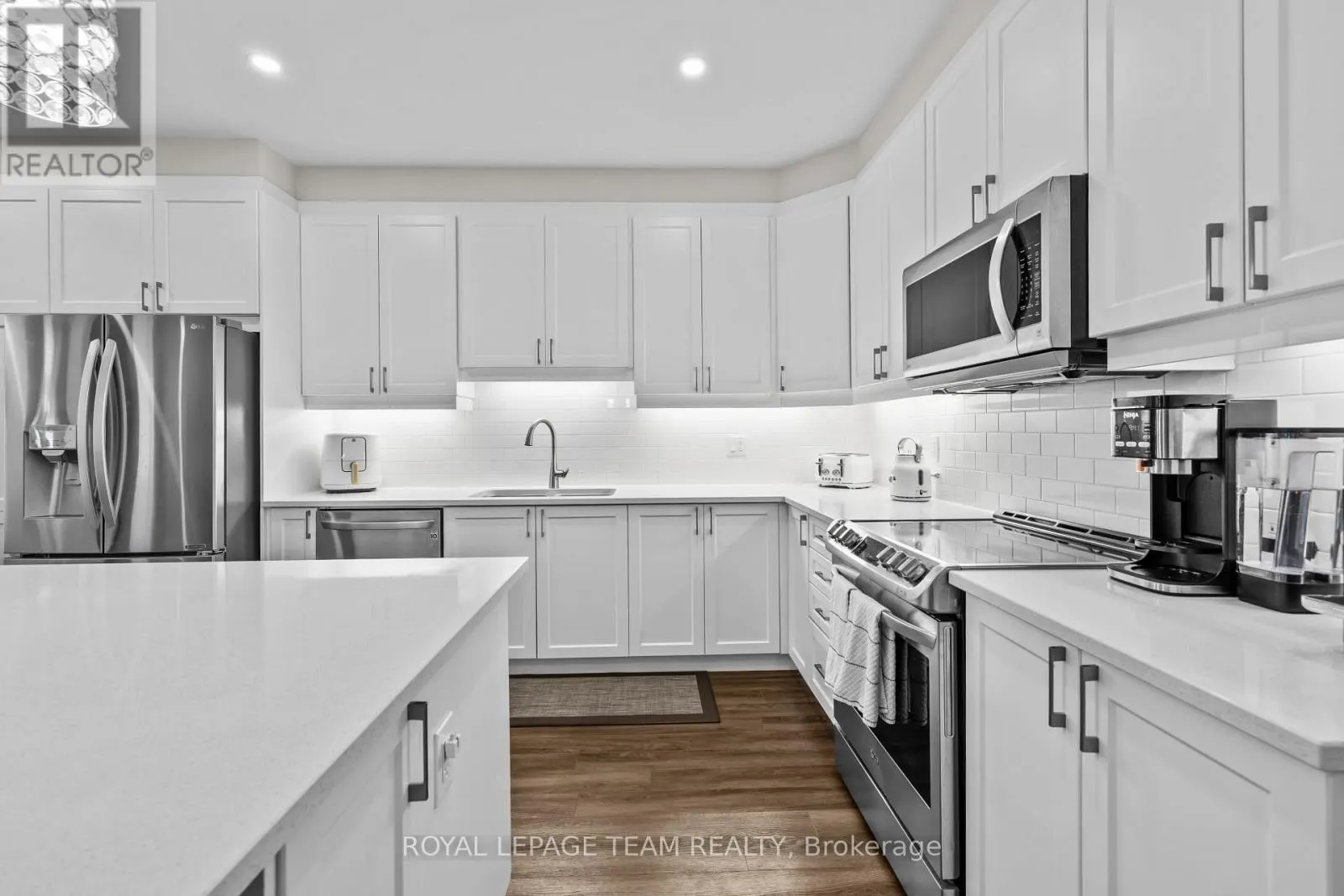 1135 APOLUNE STREET