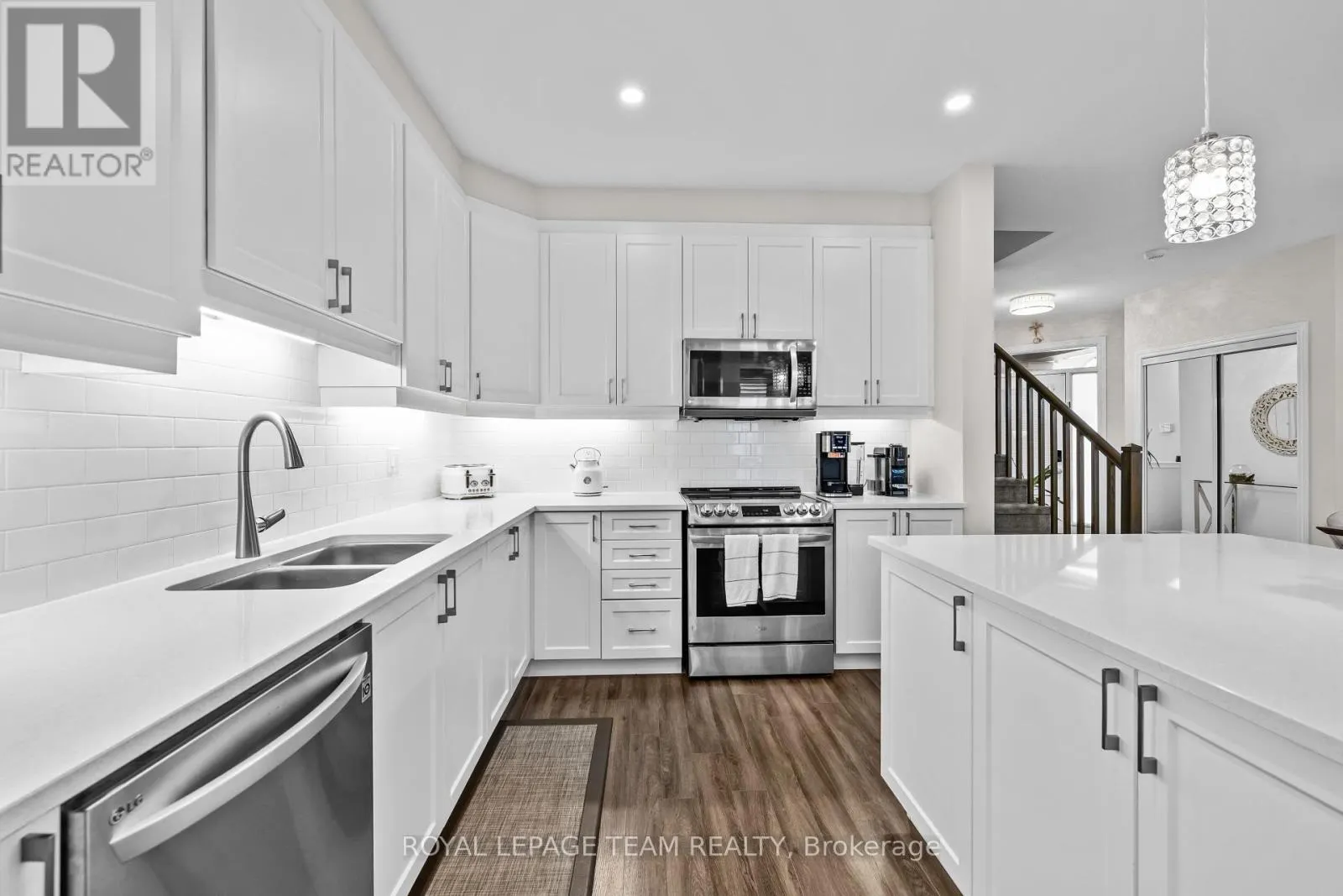 1135 APOLUNE STREET
