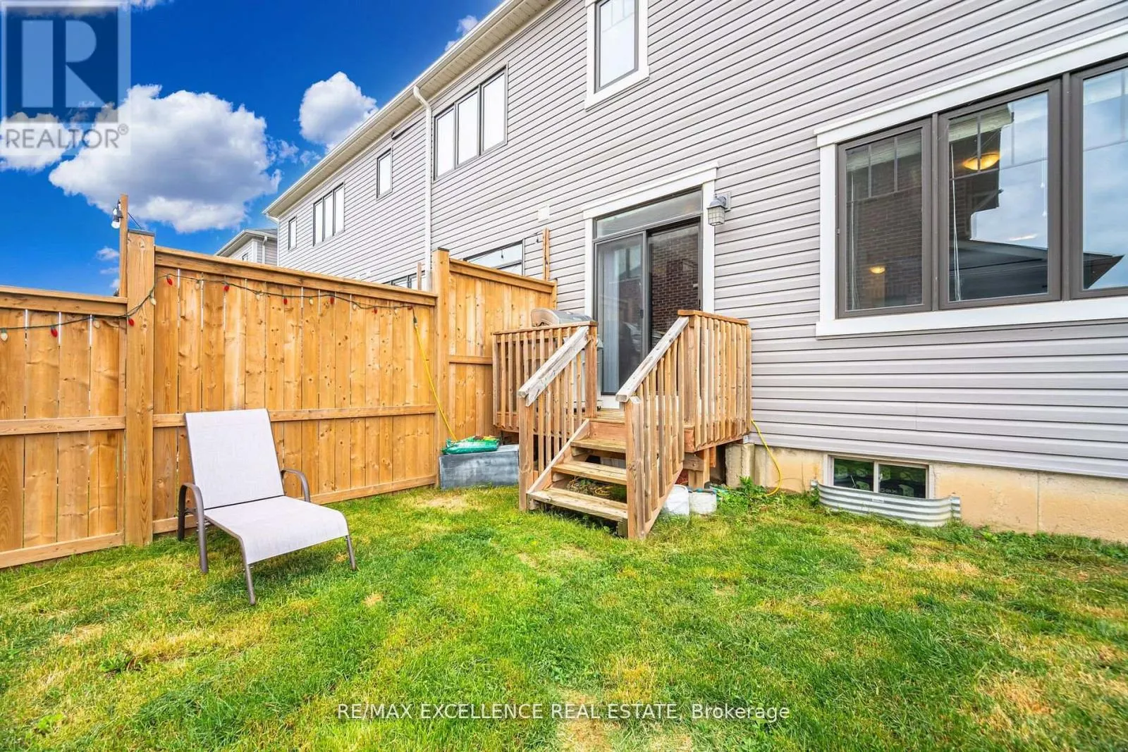 53 OAKTREE DRIVE