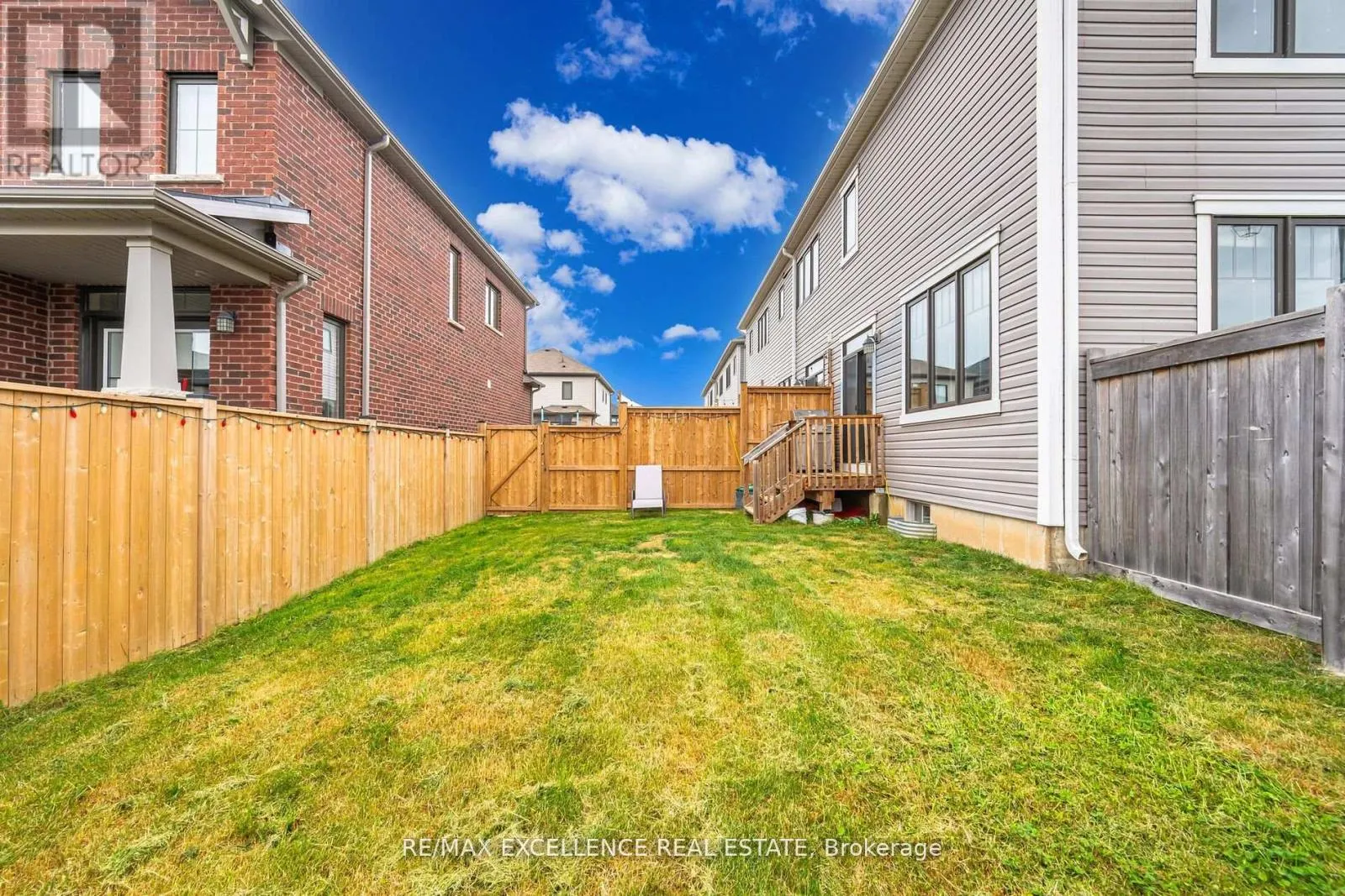 53 OAKTREE DRIVE