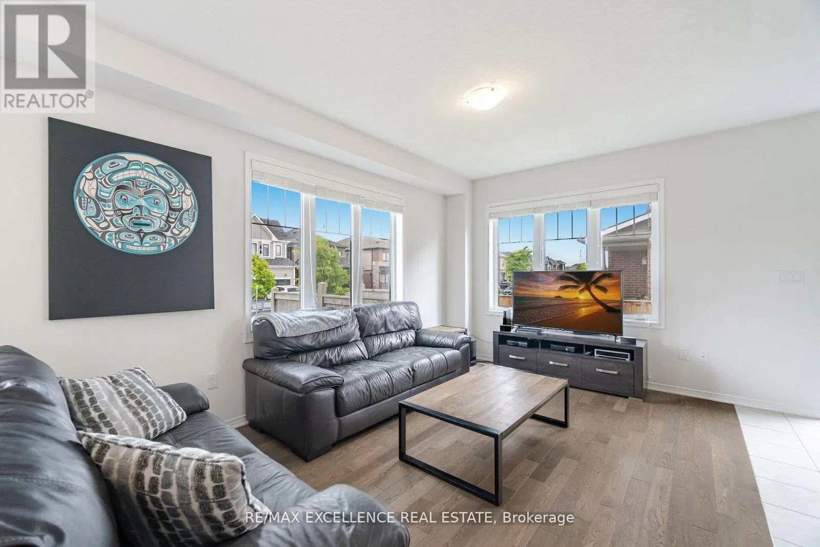 53 OAKTREE DRIVE